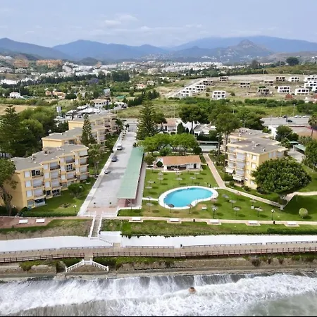 Modern Beachfront 2 Bdrm , Incredible Views Апартаменты *