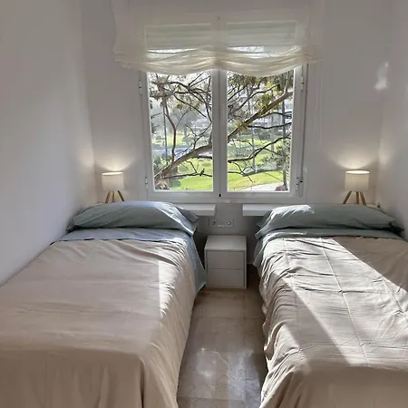 Appartamento Modern Beachfront 2 Bdrm , Incredible Views *