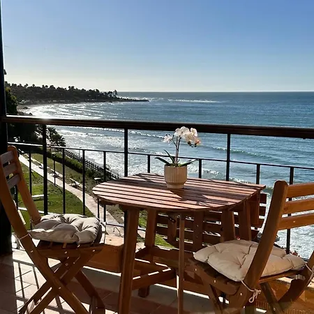 Апартаменты Modern Beachfront 2 Bdrm , Incredible Views Эстепона