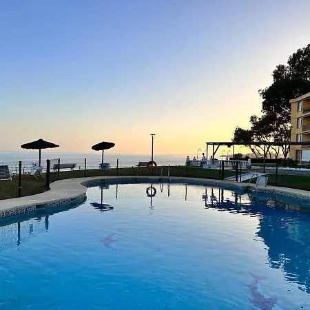Modern Beachfront 2 Bdrm , Incredible Views Эстепона