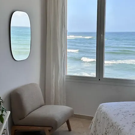 Apartment Modern Beachfront 2 Bdrm , Incredible Views