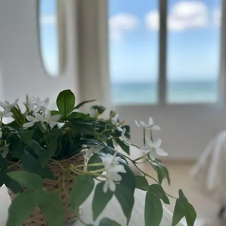 Modern Beachfront 2 Bdrm , Incredible Views Appartamento Estepona