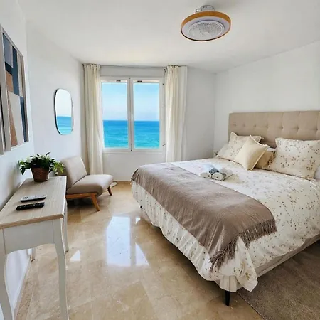 Modern Beachfront 2 Bdrm , Incredible Views